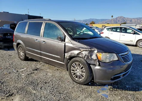 2015 Chrysler Town & Country Touring L из США, поврежденный, VIN 2C4RC1CG2FR582923